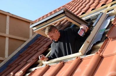 Pose de fenêtres de toit Velux à Ensigné